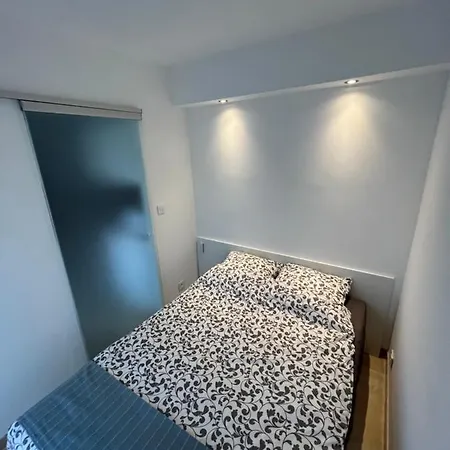 Cozy 1 Bedroom Juan-les-pins - Walk To Beaches, Restaurants, Old Town Apartmán