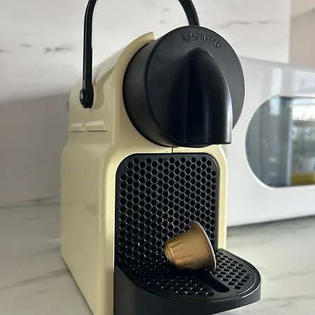 Cozy 1 Bedroom Juan-les-pins - Walk To Beaches, Restaurants, Old Town Apartamento