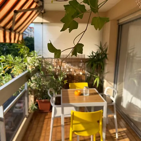Cozy 1 Bedroom Juan-les-pins - Walk To Beaches, Restaurants, Old Town Apartamento