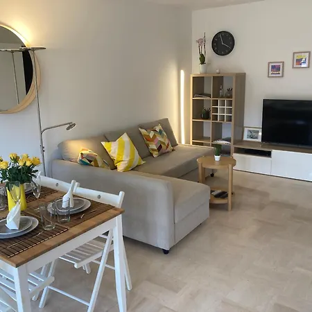 Cozy 1 Bedroom Juan-les-pins - Walk To Beaches, Restaurants, Old Town *