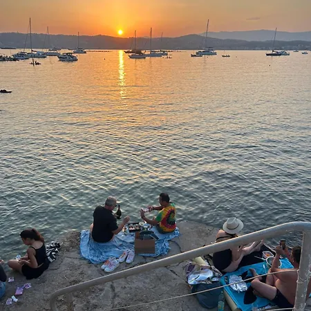 Daire Cozy 1 Bedroom Juan-les-pins - Walk To Beaches, Restaurants, Old Town