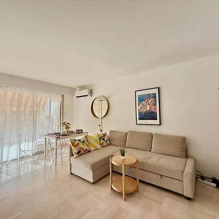 Апартаменти Cozy 1 Bedroom Juan-les-pins - Walk To Beaches, Restaurants, Old Town