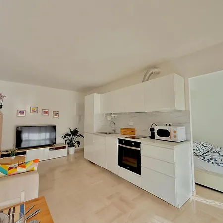 Апартаменты Cozy 1 Bedroom Juan-les-pins - Walk To Beaches, Restaurants, Old Town