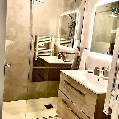 Cozy 1 Bedroom Juan-les-pins - Walk To Beaches, Restaurants, Old Town