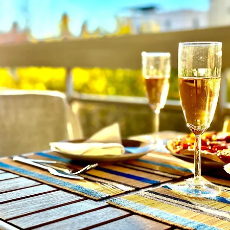 Cozy 1 Bedroom Juan-les-pins - Walk To Beaches, Restaurants, Old Town