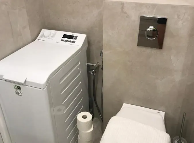 Cozy 1 Bedroom Juan-les-pins - Walk To Beaches, Restaurants, Old Town Διαμέρισμα Αντίμπ