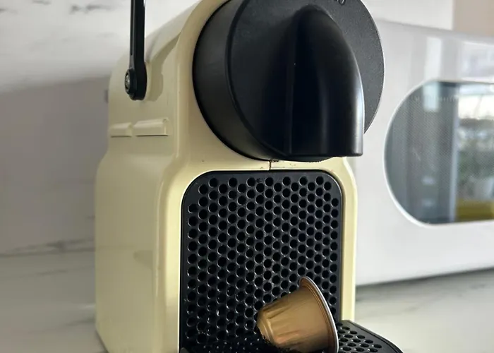 Cozy 1 Bedroom Juan-les-pins - Walk To Beaches, Restaurants, Old Town Апартаменти