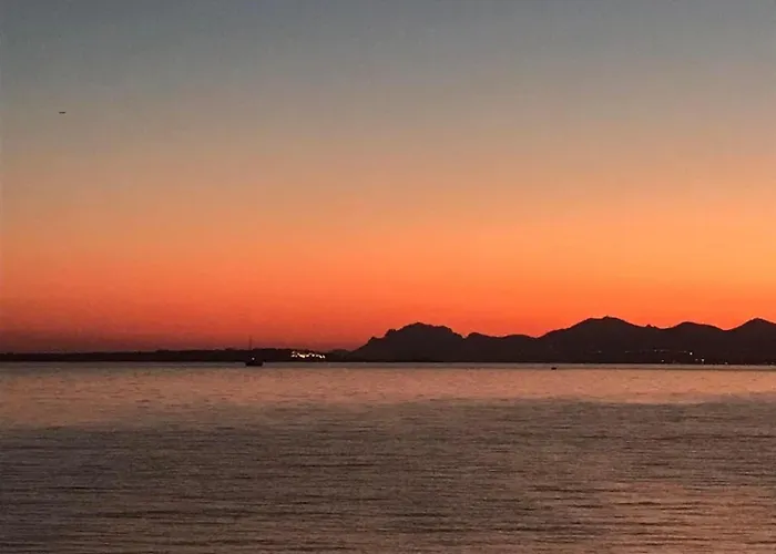 Cozy 1 Bedroom Juan-les-pins - Walk To Beaches, Restaurants, Old Town *