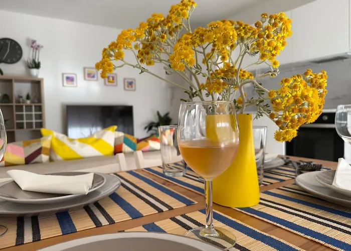 Cozy 1 Bedroom Juan-les-pins - Walk To Beaches, Restaurants, Old Town *