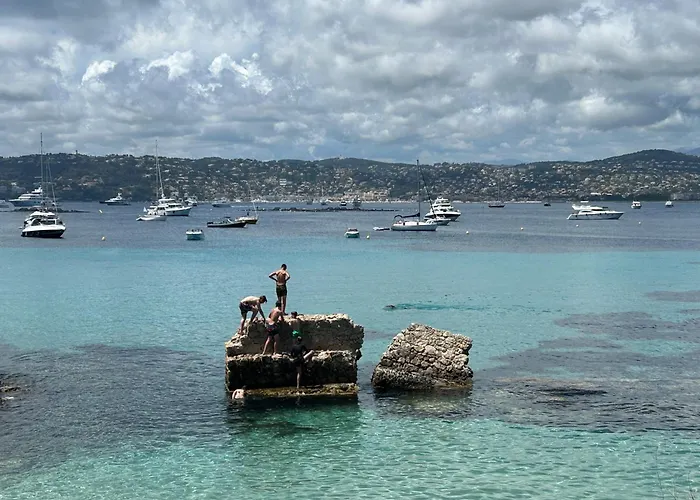 Cozy 1 Bedroom Juan-les-pins - Walk To Beaches, Restaurants, Old Town Апартаменти