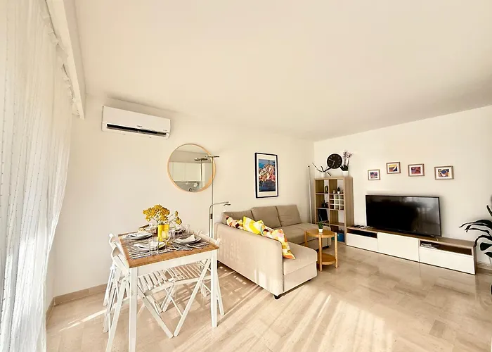 Διαμέρισμα Cozy 1 Bedroom Juan-les-pins - Walk To Beaches, Restaurants, Old Town Αντίμπ