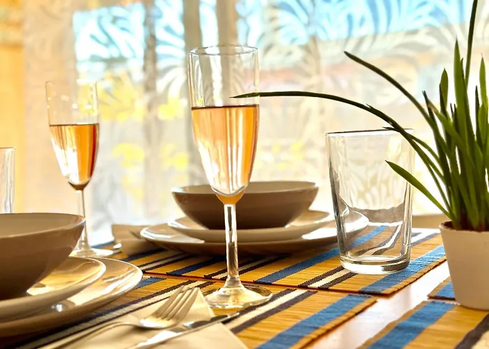 Cozy 1 Bedroom Juan-les-pins - Walk To Beaches, Restaurants, Old Town * Антіб