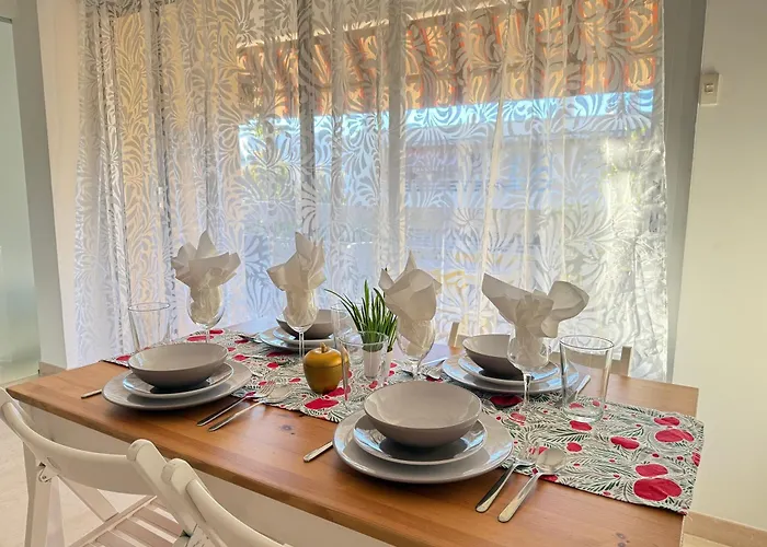 Cozy 1 Bedroom Juan-les-pins - Walk To Beaches, Restaurants, Old Town Διαμέρισμα Αντίμπ