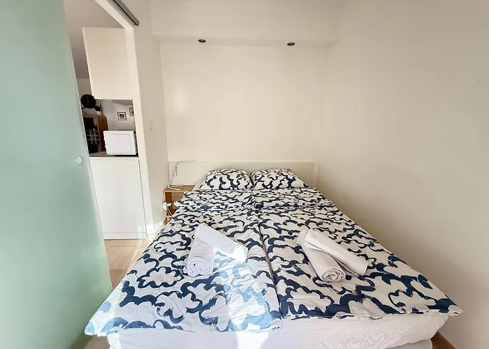 Cozy 1 Bedroom Juan-les-pins - Walk To Beaches, Restaurants, Old Town Апартаменти *